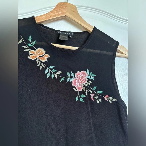 SPANNER Embroidered  Top - Picture 2 of 5